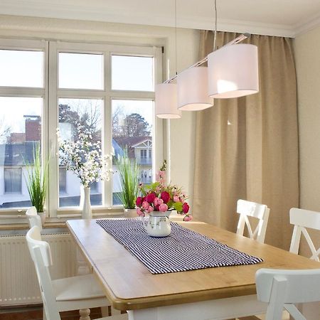 Strandnahe Fewo Mit 3 Schlafzimmern Und Balkon, Villa Vergissmeinnicht 02, Binz Bagian luar foto